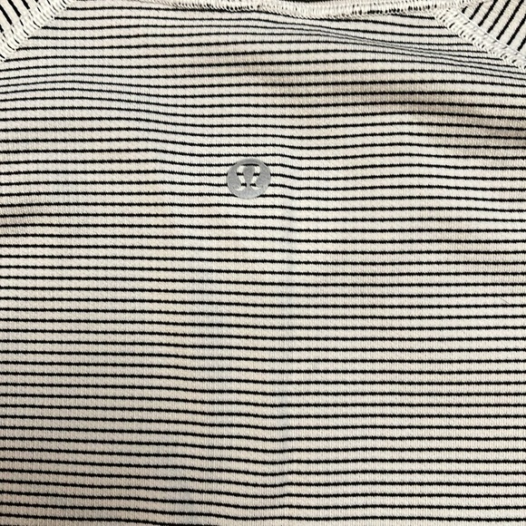 EUC Lululemon Run: Swiftly Tech Long Sleeve *Stripe White 6 - Picture 13 of 13